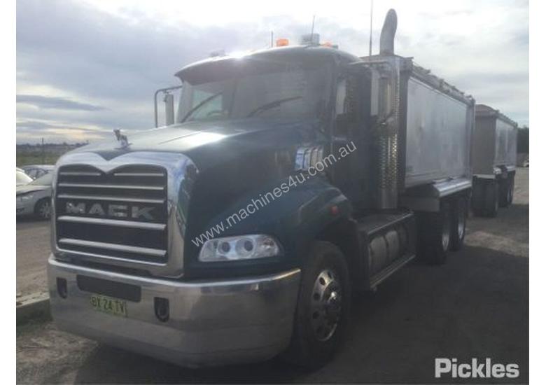 caption 2013 Mack Granite