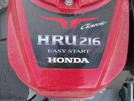 Honda HRU216 Mower - picture2' - Click to enlarge