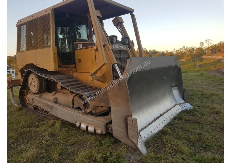 caption Caterpillar D6R XL II Dozer