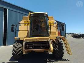New Holland TX68 & 36ft Macdon Front - picture0' - Click to enlarge