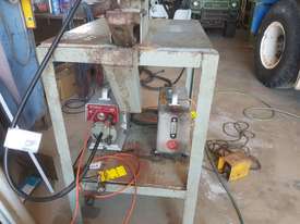 Portable Hydraulic punches - picture0' - Click to enlarge