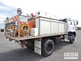 1995 Isuzu FTS700 Crew Cab 4x4 Fire Truck - picture1' - Click to enlarge