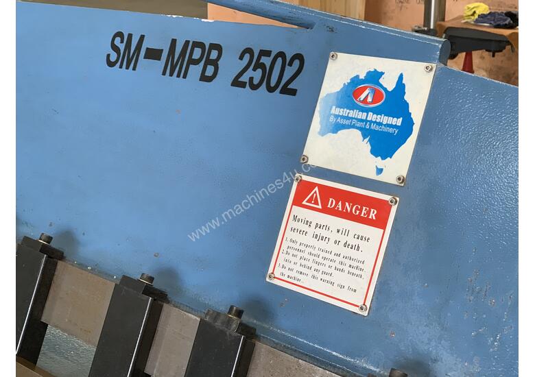 caption Just In - Late Model - 2500mm x 1.6mm Panbrake Folder - Very Good Order