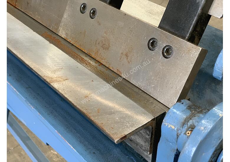 caption Just In - Late Model - 2500mm x 1.6mm Panbrake Folder - Very Good Order