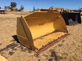 GP bucket For CAT 966 loader New and unused - picture0' - Click to enlarge