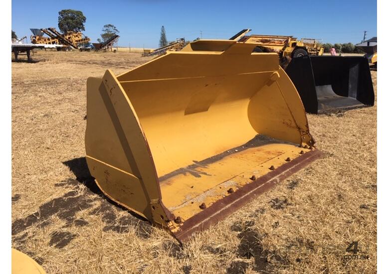 New Caterpillar GP bucket For CAT 966 loader New and unused Excavator