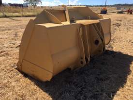 GP bucket For CAT 966 loader New and unused - picture2' - Click to enlarge