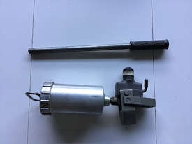 SKF Oil Injector 226400 Manual High Pressure Pump - picture1' - Click to enlarge