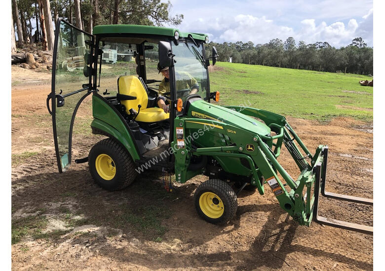 caption John Deere 1025R FWA/4WD Tractor