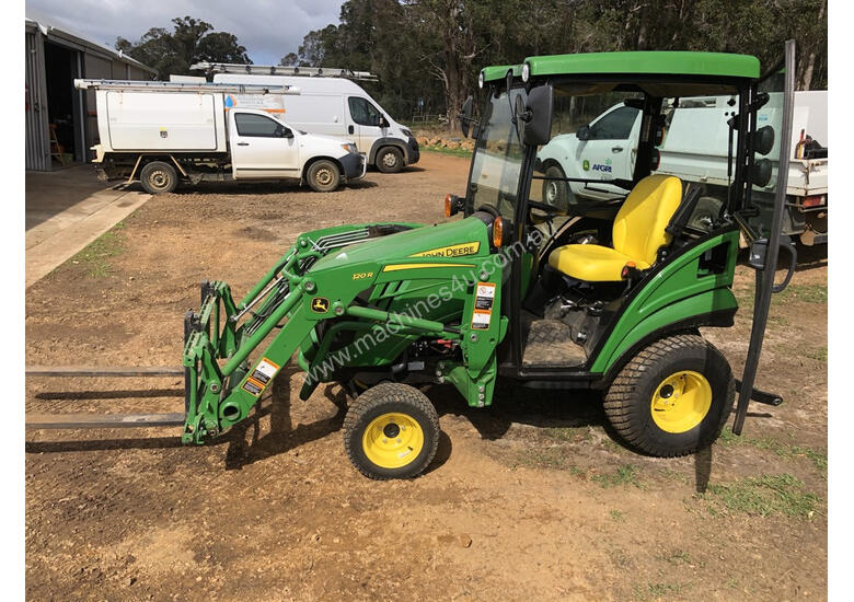 caption John Deere 1025R FWA/4WD Tractor