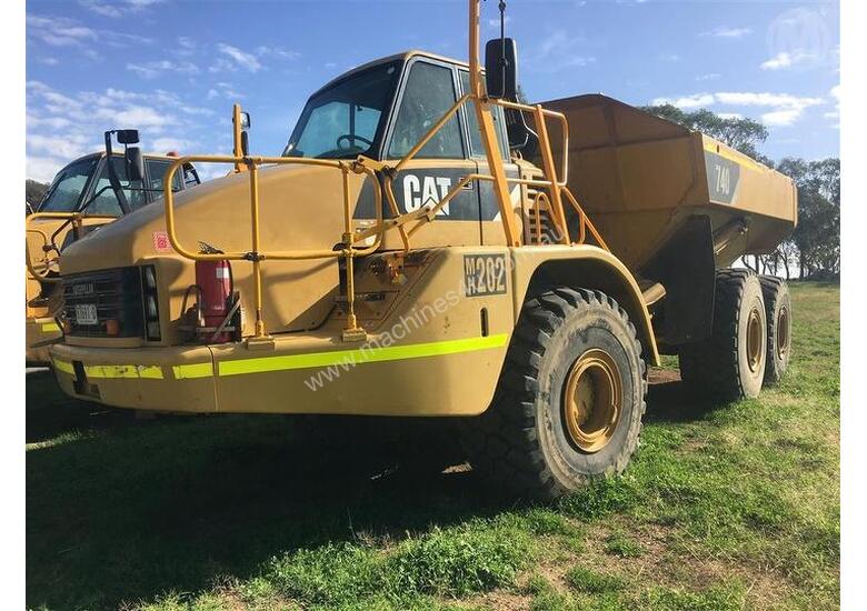 caption Caterpillar 740