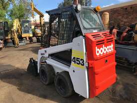 BOBCAT 453 4in1 bucket - picture2' - Click to enlarge