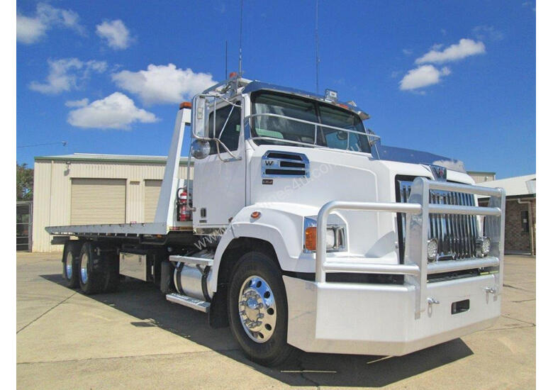 caption Western Star 4700 Tilt tray Truck