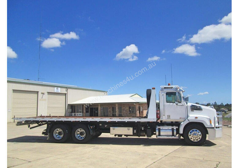 caption Western Star 4700 Tilt tray Truck
