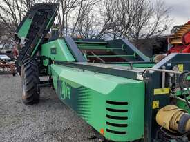 AVR ESPRIT 2 Row Trailing Potato Harvester - picture0' - Click to enlarge