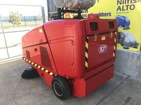 RCM Boxer LPG Ride on LOW 734hrs Bargain!!!! - picture2' - Click to enlarge