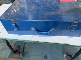 Cable Swage Tool Izumi REC-3510A 12 Tonne 12 Volt Hydraulic Cable Crimper And Dies - picture1' - Click to enlarge