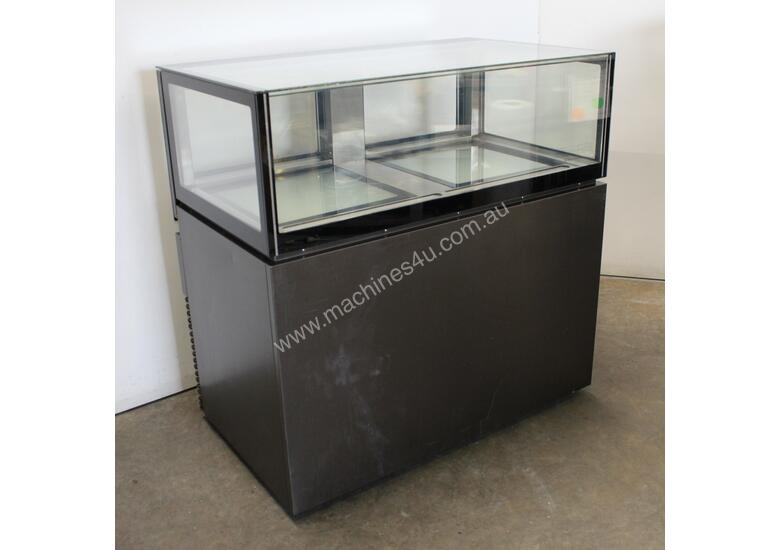 caption Anvil DSD0002 Refrigerated Display