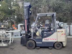 Crown 2.5 ton forklift for sale 2007 model 4.5m mast pallet grab attachment solid tyres - picture0' - Click to enlarge