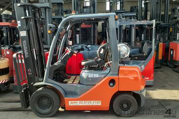 ACTIVE FORKLIFTS - Toyota 2012 Late Model Forklift -8fg25 4m lift height 2.5 ton side shift ACTIVE FORKLIFTS - Toyota 2012 Late Model Forklift -8fg25 4m lift height 2.5 ton side shift