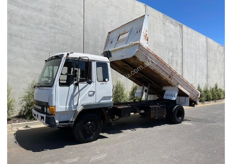 caption Mitsubishi FK417 Tipper Truck