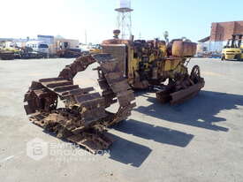 CATERPILLAR D4 DOZER - picture0' - Click to enlarge