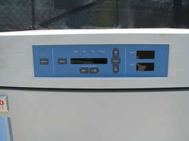 Laboratory Lab Water-Jacketed CO2 Incubator Oven - Thermo Forma Series II 3111 - picture0' - Click to enlarge