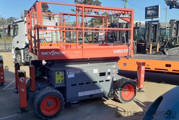 ACTIVE FORKLIFTS - All Terrain Electric Scissor Lift inbuilt petrol engine 9.8m platform height 2016
