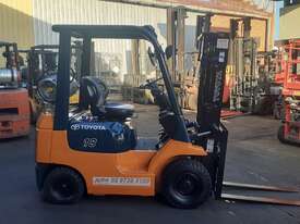 2004 Toyota forklift weekend special sale-container entry 1.8 ton 3m lift height only $9999+gst - picture0' - Click to enlarge
