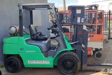 ACTIVE FORKLIFTS - Mitsubishi 3 Ton Forklift Container entry mast 2008 model 4.3m lift solid tyres s