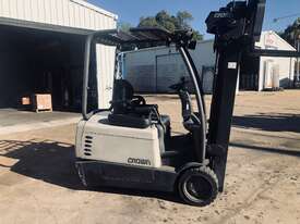Crown Low Hour Late Model Container Entry Forklift - Hire - picture1' - Click to enlarge