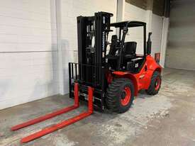 2.5T Rough Terrain 4WD Forklift - picture0' - Click to enlarge