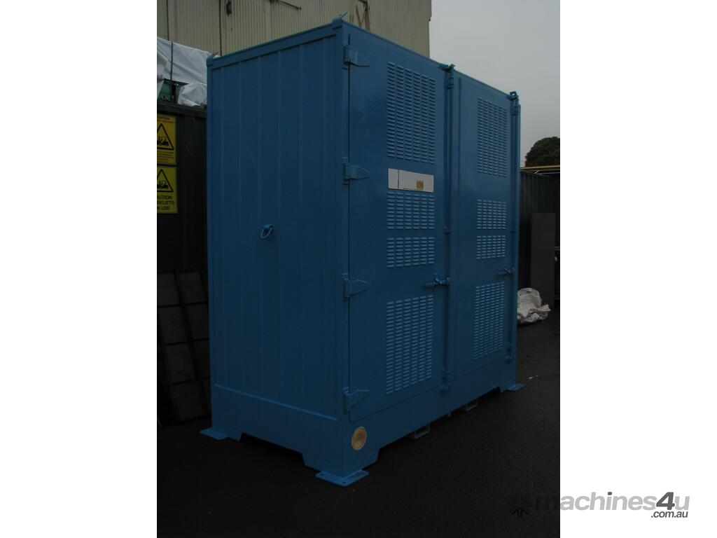 20ft Dangerous Goods Container With Storage Module - Single Level  Adjustable Mid Rack - Storemasta