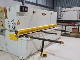 Durma Guillotine 3 Meter x 6.0mm capacity DHGM 3006 - Used Item - picture0' - Click to enlarge
