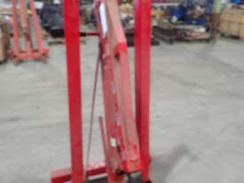 2 TONNE FOLDING HYDRAULIC ENGINE HOIST - picture0' - Click to enlarge