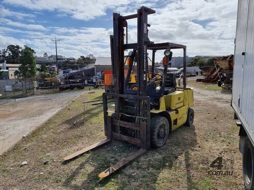 Mitsubishi FG25 Forklift