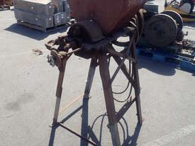 VINTAGE SUNFEED BELT DRIVEN GRAIN GRISTER - picture0' - Click to enlarge