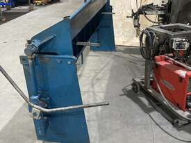 Pan Brake 2400mm 2mm steel, 3mm Aluminum  - picture0' - Click to enlarge