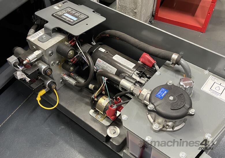 Skyjack SJ3219 - Brand New 19ft Electric Scissor Lift image 15