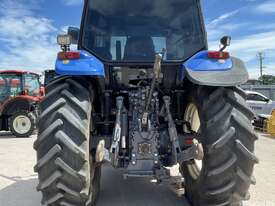 NEW HOLLAND TM125 WITH LOADER - picture2' - Click to enlarge