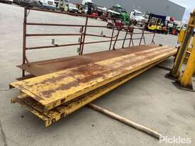 Ramcor Truck Hoist, Includes Ramps, 4x Hoist Posts & Power Pack - picture2' - Click to enlarge