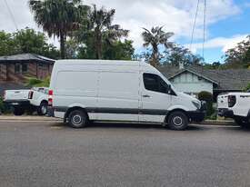 Sprinter van MD wheelbase, high roof excellent condition - picture1' - Click to enlarge