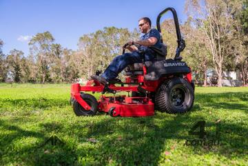 Gravely Pro-Turn 152 Zero Turn Mower Gravely Pro-Turn 152 Zero Turn Mower