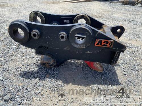 AZ Quick Hitch to suit Kubota KX080