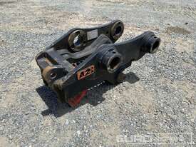 AZ Quick Hitch to suit Kubota KX080 - picture0' - Click to enlarge