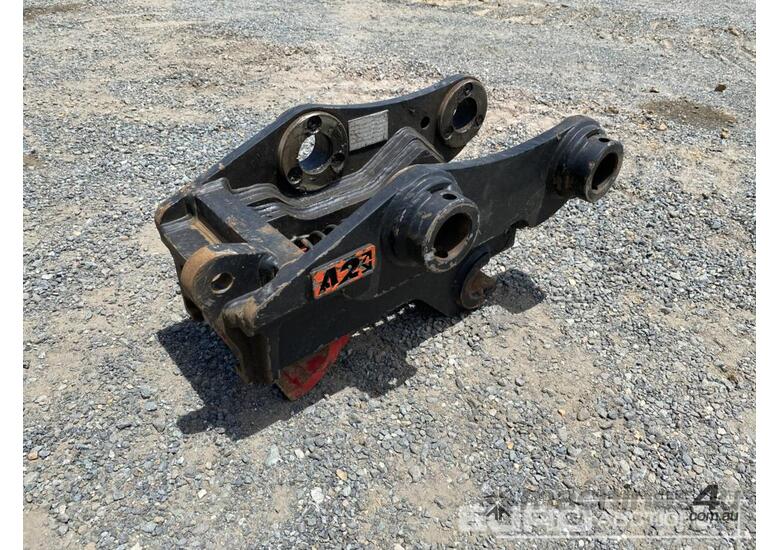 Used az AZ Quick Hitch to suit Kubota KX080 Quick Hitch in , - Listed ...