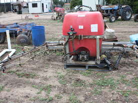 Silvan 400L Boom spray - picture0' - Click to enlarge