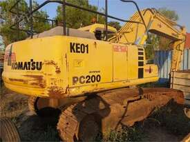 KOMATSU PC200-6 TRACKED EXCAVATOR - picture0' - Click to enlarge