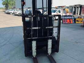 Container Mast Yale Forklift  - picture1' - Click to enlarge