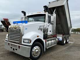 2019 MACK TRIDENT TIPPER & 2019 HERCULES QUAD AXLE TIPPER TRAILER - picture0' - Click to enlarge